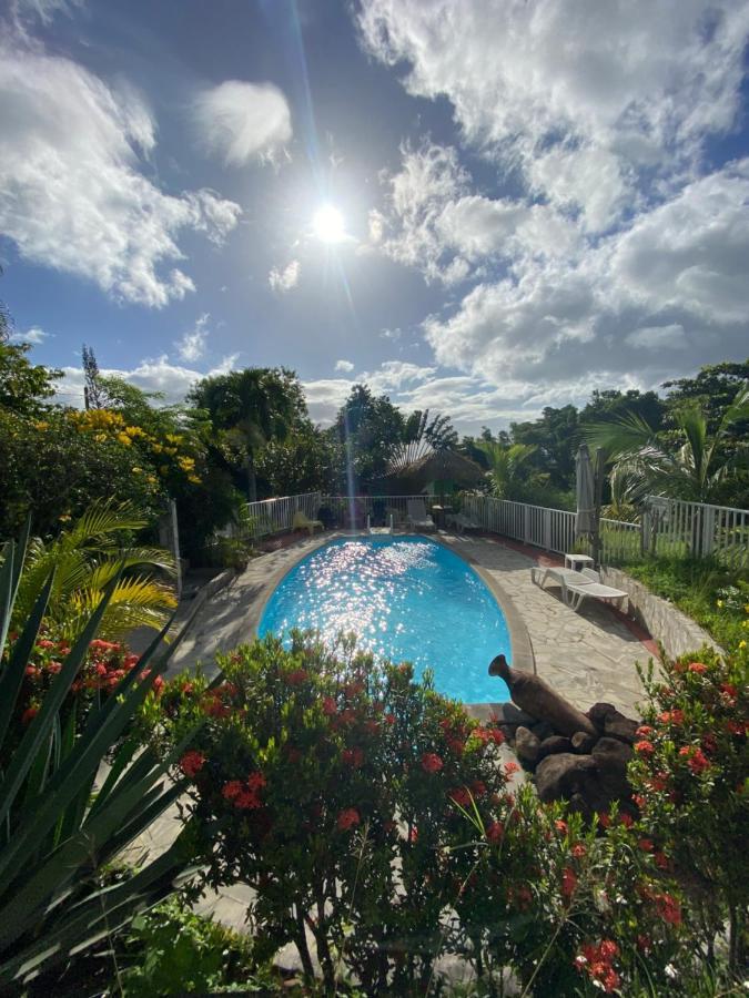 Grand Bungalow Avec Piscine Et Vue Mer Bouillante Eksteriør bilde