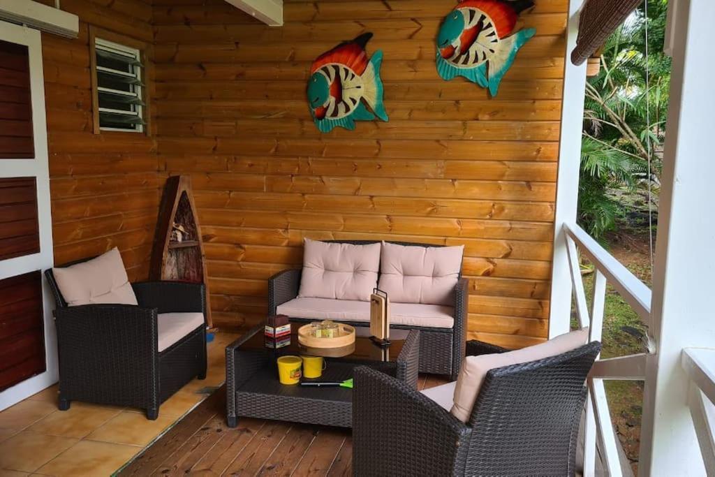 Grand Bungalow Avec Piscine Et Vue Mer Bouillante Eksteriør bilde